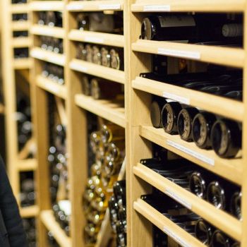 Meuble en chêne massif modulable pour cave à vin sur-mesure - Modulothèque Meuble en chêne massif modulable pour cave à vin sur-mesure - Modulothèque