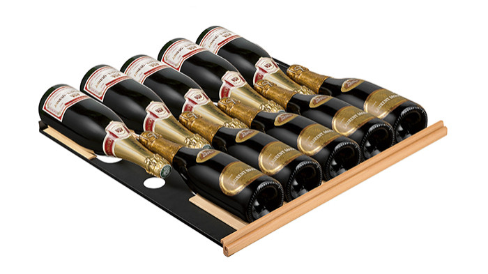 Clayette coulissante pour bouteilles de champagne. Clayette coulissante pour bouteilles de champagne.