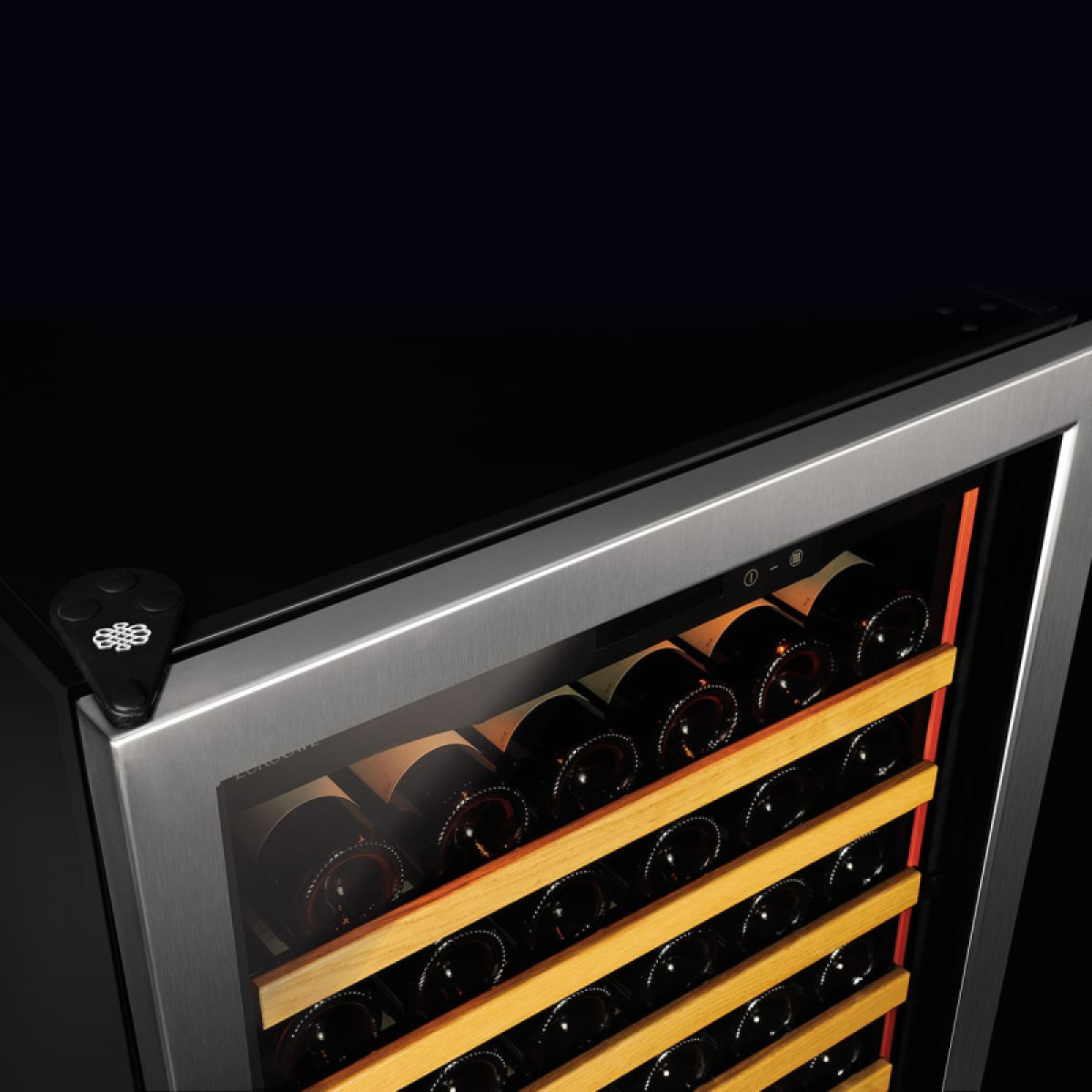 cave-a-vin-photo-detail-porte-vitree-habillage-inox-revelation-eurocave.jpg cave-a-vin-photo-detail-porte-vitree-habillage-inox-revelation-eurocave.jpg