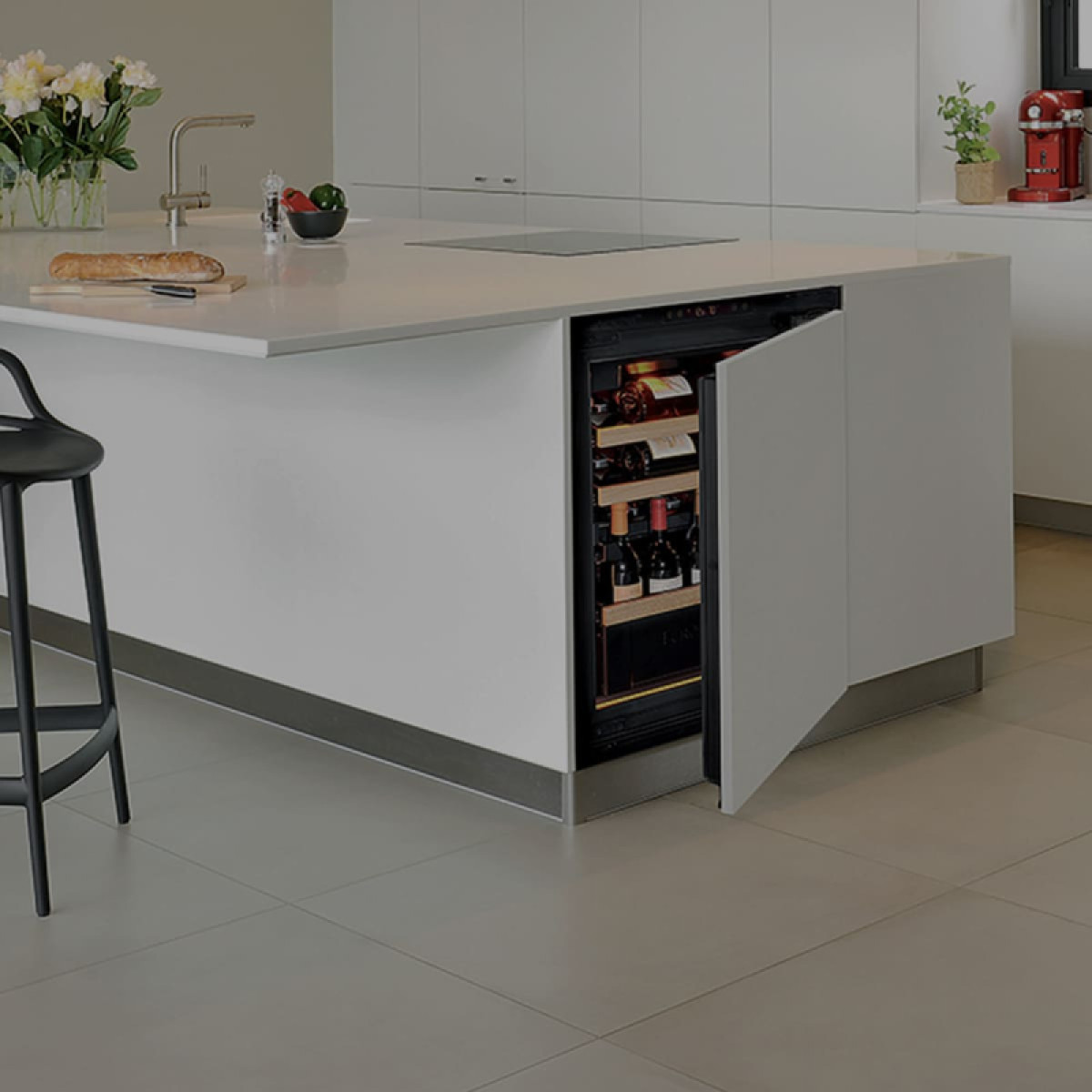 cave-a-vin-encastrable-zoom-porte-pleine-technique-pour-fixer-panneaux-meuble-cuisine-totalement-integree-eurocave.jpg cave-a-vin-encastrable-zoom-porte-pleine-technique-pour-fixer-panneaux-meuble-cuisine-totalement-integree-eurocave.jpg