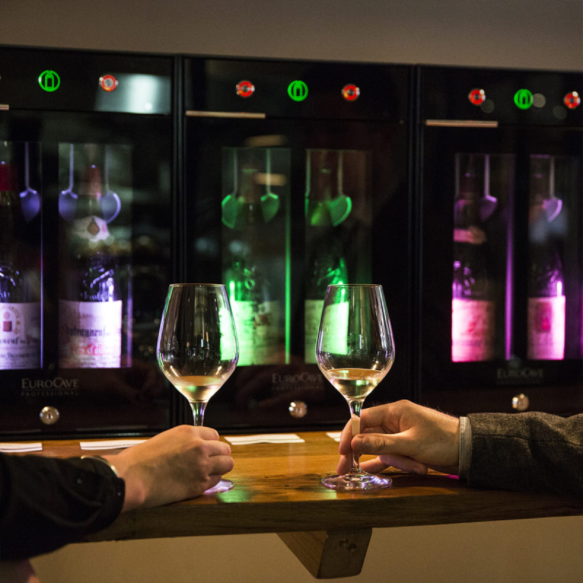 scenarisation-mise-en-valeur-offre-vins-au-verre-susciter-interet-client-desing-restaurant-hotel-bar-a-vin-eurocave.jpg scenarisation-mise-en-valeur-offre-vins-au-verre-susciter-interet-client-desing-restaurant-hotel-bar-a-vin-eurocave.jpg
