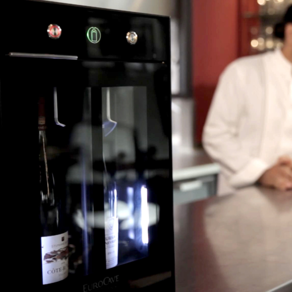 conservation-bouteilles-entamees-vin-au-verre-qualite-arome-degustation-bar-a-vin-eurocave.jpg conservation-bouteilles-entamees-vin-au-verre-qualite-arome-degustation-bar-a-vin-eurocave.jpg