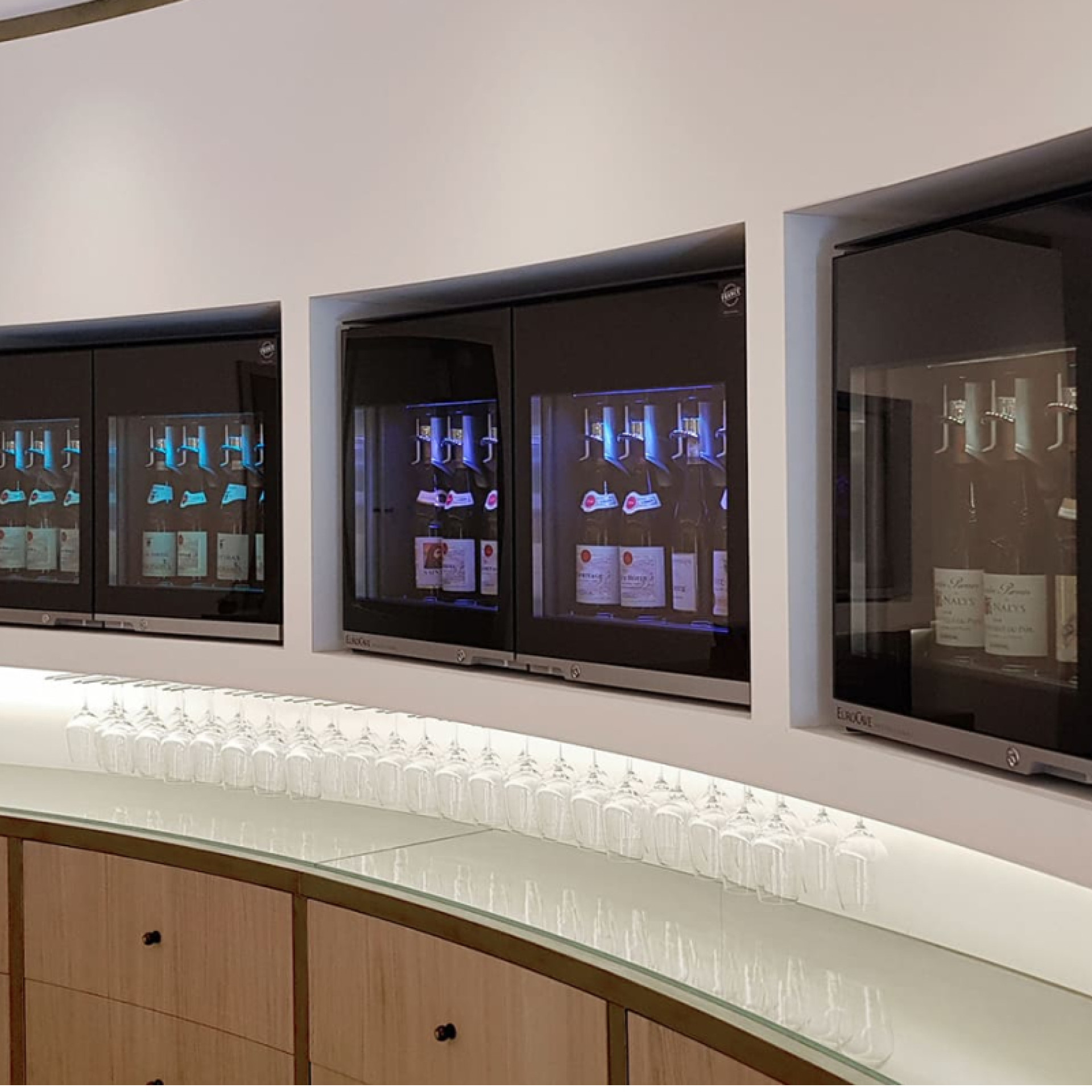 solution-mise-a-temperature-degustation-vin-au-verre-2-temperatures-restaurant-hotel-bar-caviste-wine-bar-8-bouteilles-eurocave.jpg solution-mise-a-temperature-degustation-vin-au-verre-2-temperatures-restaurant-hotel-bar-caviste-wine-bar-8-bouteilles-eurocave.jpg