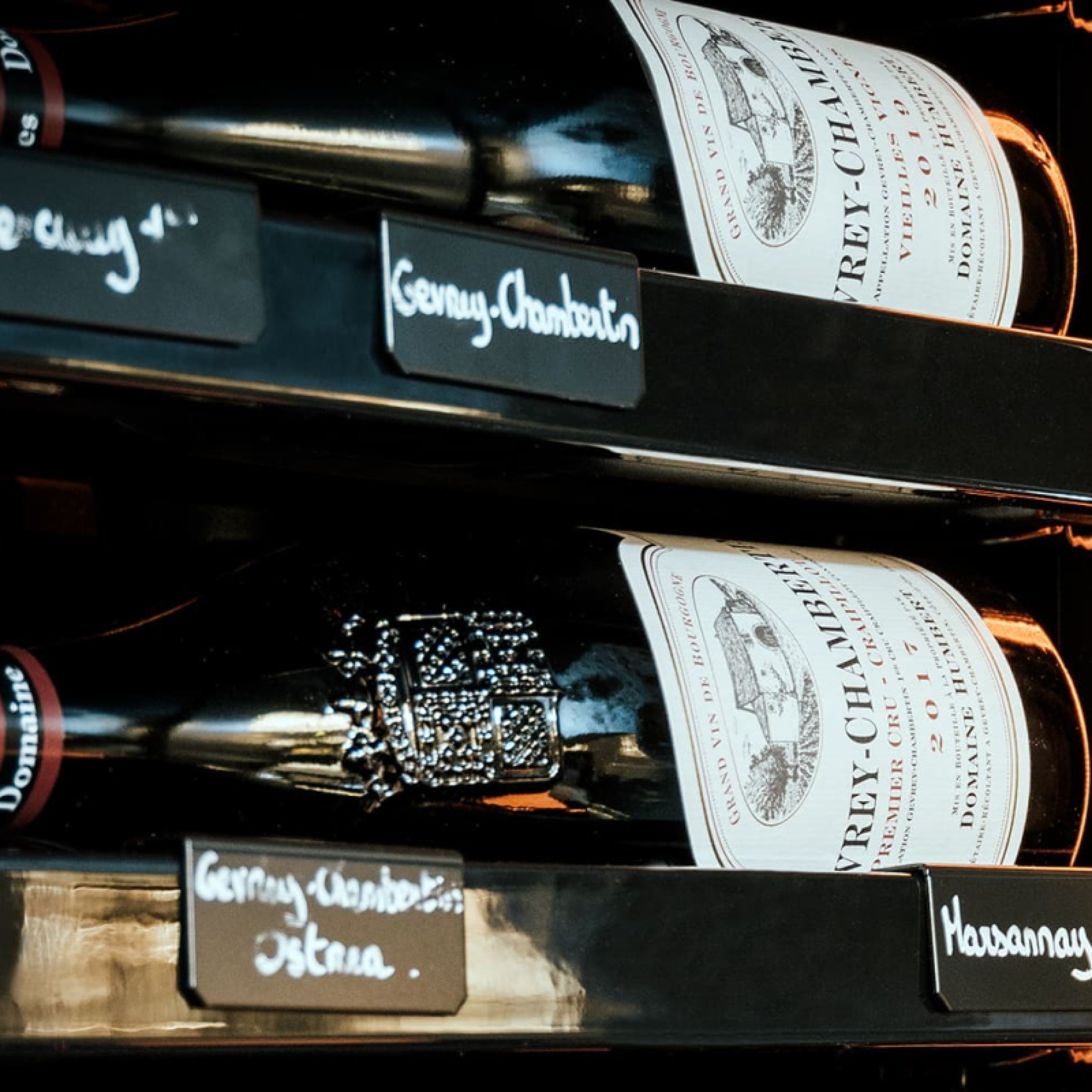 etiquette-bouteille-en-metal-cavalier-a-adapter-sur-clayette-cave-a-vin-eurocave.jpg etiquette-bouteille-en-metal-cavalier-a-adapter-sur-clayette-cave-a-vin-eurocave.jpg