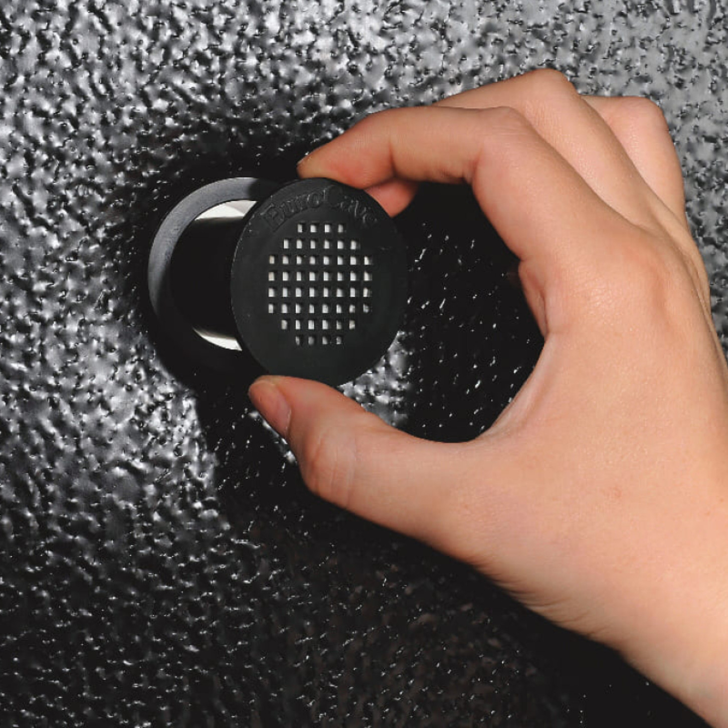 filtre-a-air-a-charbon-actif-compatible-toutes-caves-a-vin-eurocave.jpg filtre-a-air-a-charbon-actif-compatible-toutes-caves-a-vin-eurocave.jpg