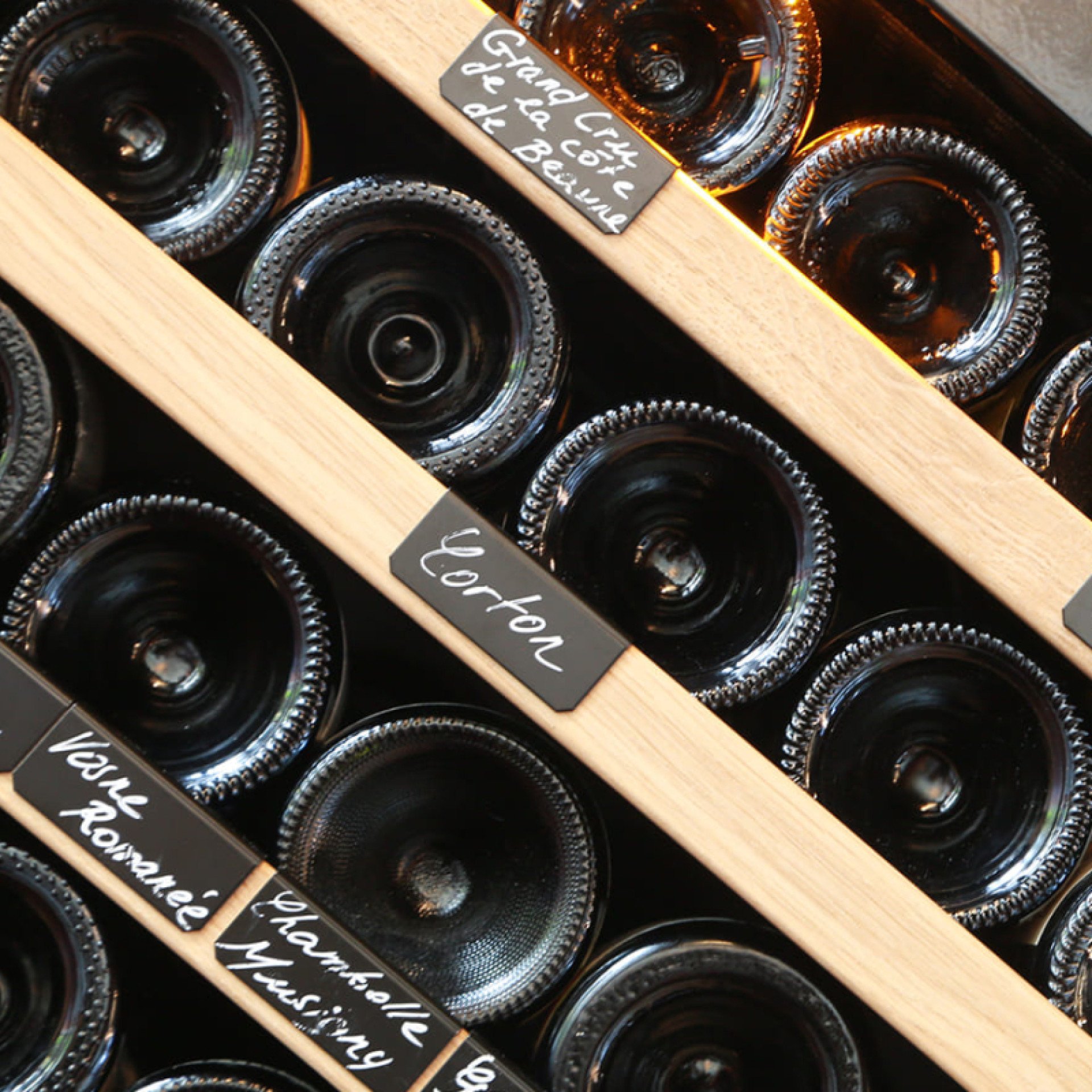 cave-a-vin-eurocave-etiquette-en-metal-pour-inscrire-nom-bouteille-vin.jpg cave-a-vin-eurocave-etiquette-en-metal-pour-inscrire-nom-bouteille-vin.jpg