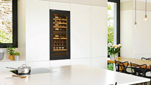 cave-a-vin-cuisine-blanche-toute-integree-inspiration-deco-archi-renovation.jpg cave-a-vin-cuisine-blanche-toute-integree-inspiration-deco-archi-renovation.jpg