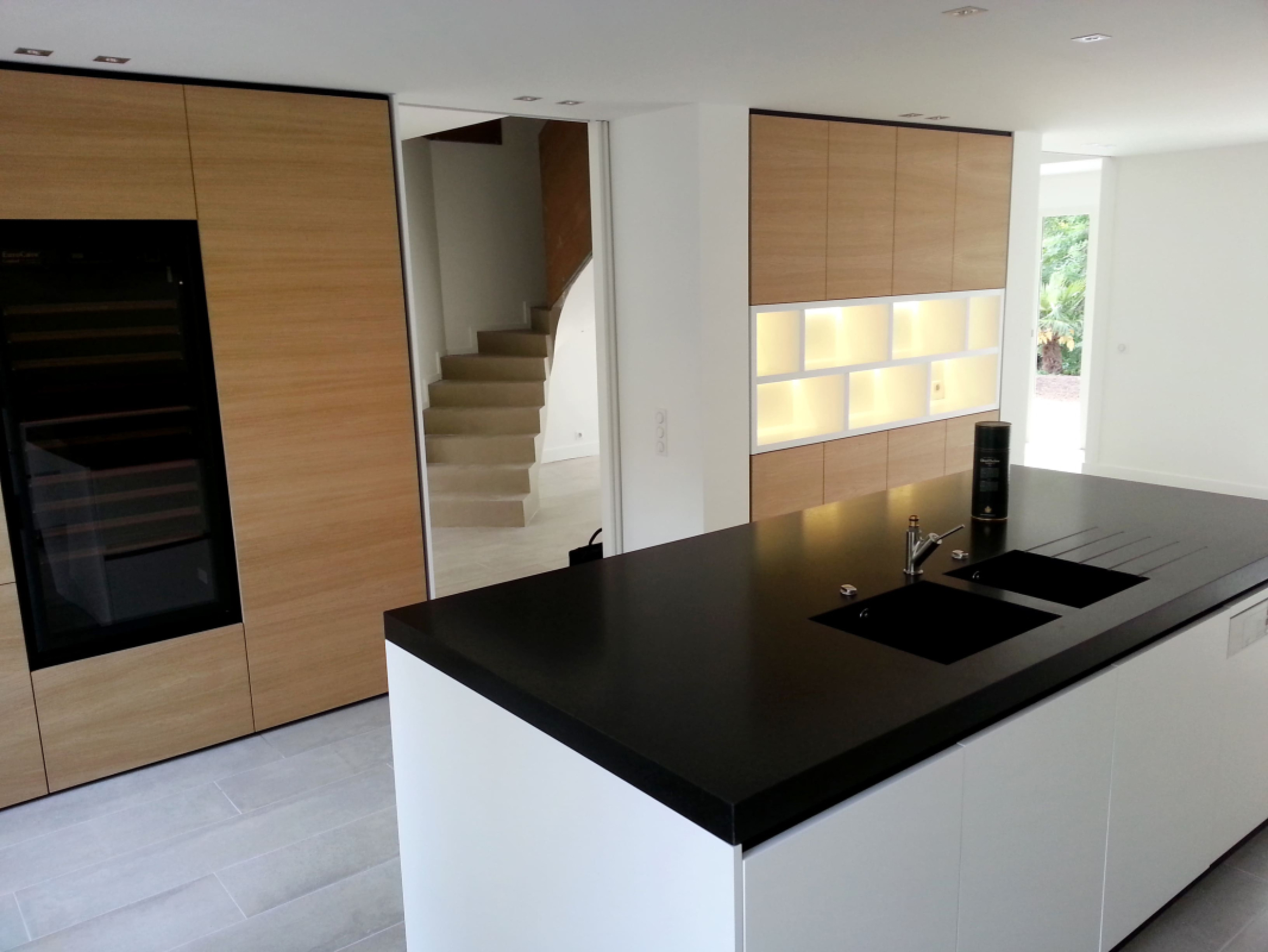 La transformation d'une cuisine avec intégration d'une cave à vin EuroCave. - Anthony Gelin - Architecte et décorateur d’intérieur. La transformation d'une cuisine avec intégration d'une cave à vin EuroCave. - Anthony Gelin - Architecte et décorateur d’intérieur.