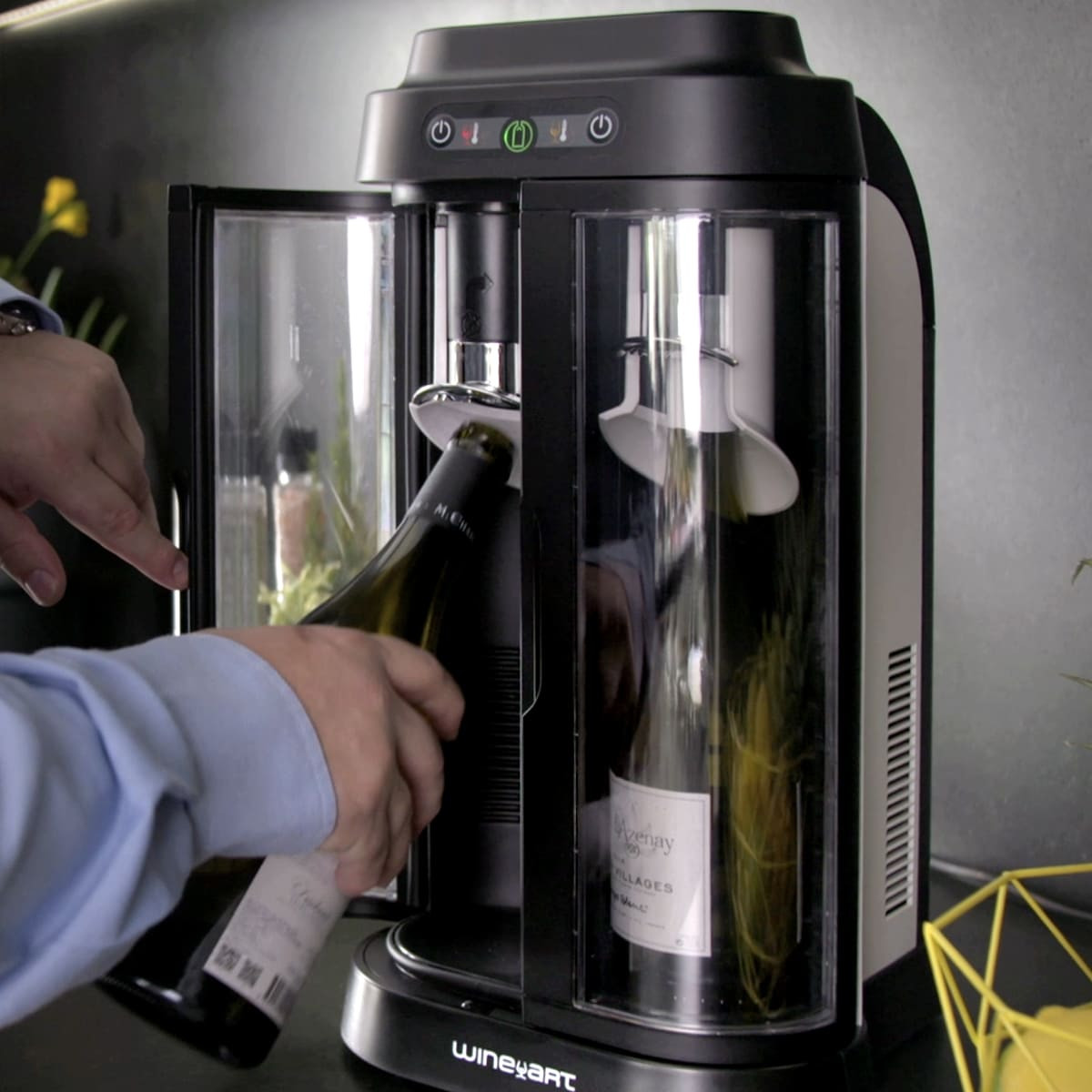 Comment conserver les bouteilles ouvertes et préserver les arômes du vin pendant plusieurs jours avec Wine Art. Comment conserver les bouteilles ouvertes et préserver les arômes du vin pendant plusieurs jours avec Wine Art.