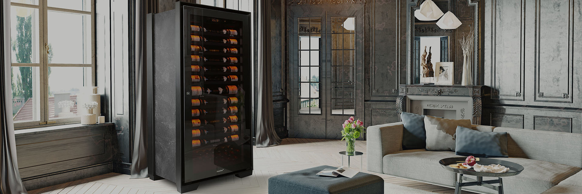 Prestigieuse armoire à vin de vieillissement dans un salon de style français à Paris avec cheminée en marbre - Royale EuroCave Prestigieuse armoire à vin de vieillissement dans un salon de style français à Paris avec cheminée en marbre - Royale EuroCave