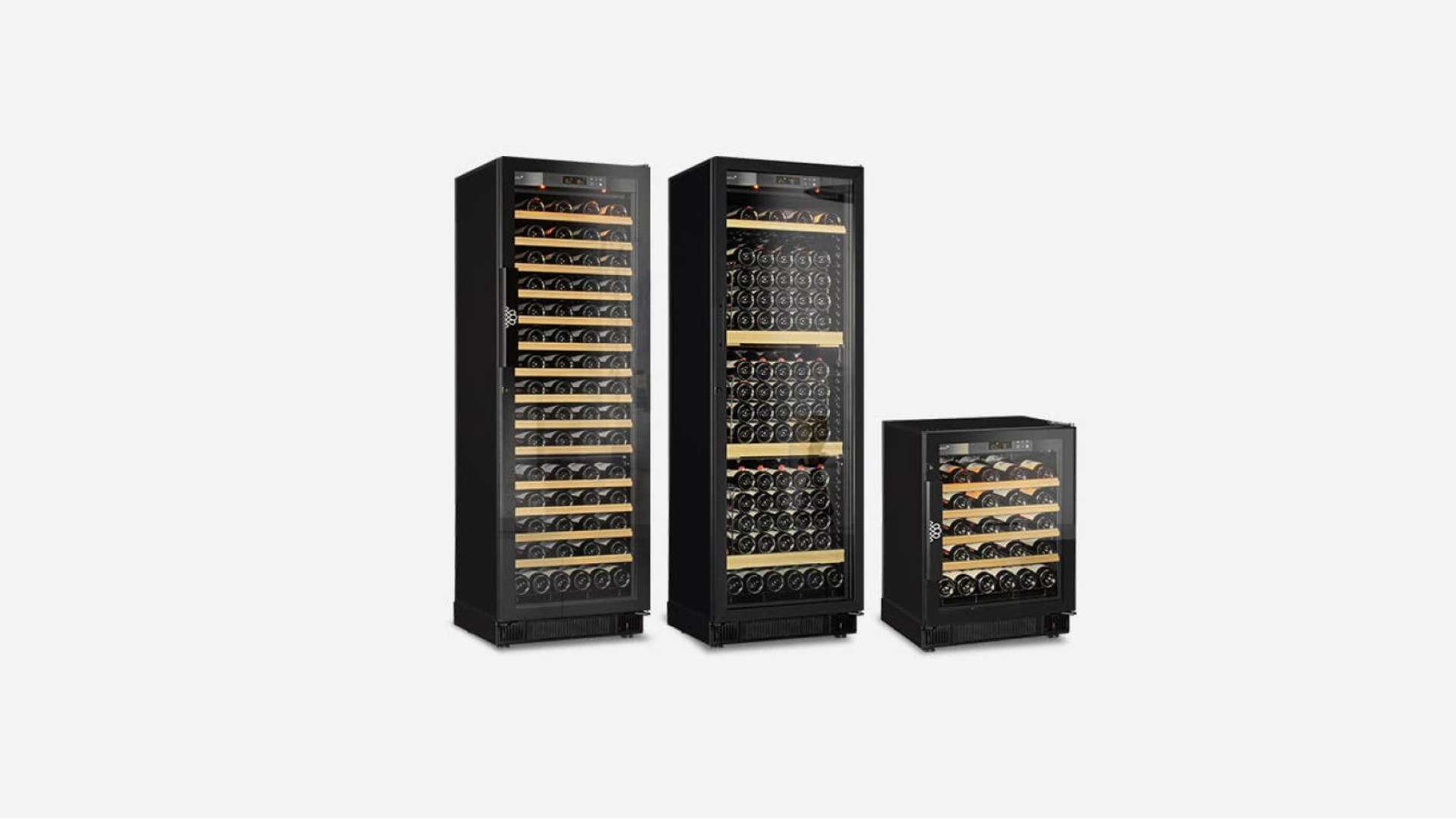 Gamme d’armoires à vin encastrables compactes, petite et grande taille, caves de service ou caves de vieillissement, choix de porte : vitrée ou opaque technique. Compact EuroCave Gamme d’armoires à vin encastrables compactes, petite et grande taille, caves de service ou caves de vieillissement, choix de porte : vitrée ou opaque technique. Compact EuroCave