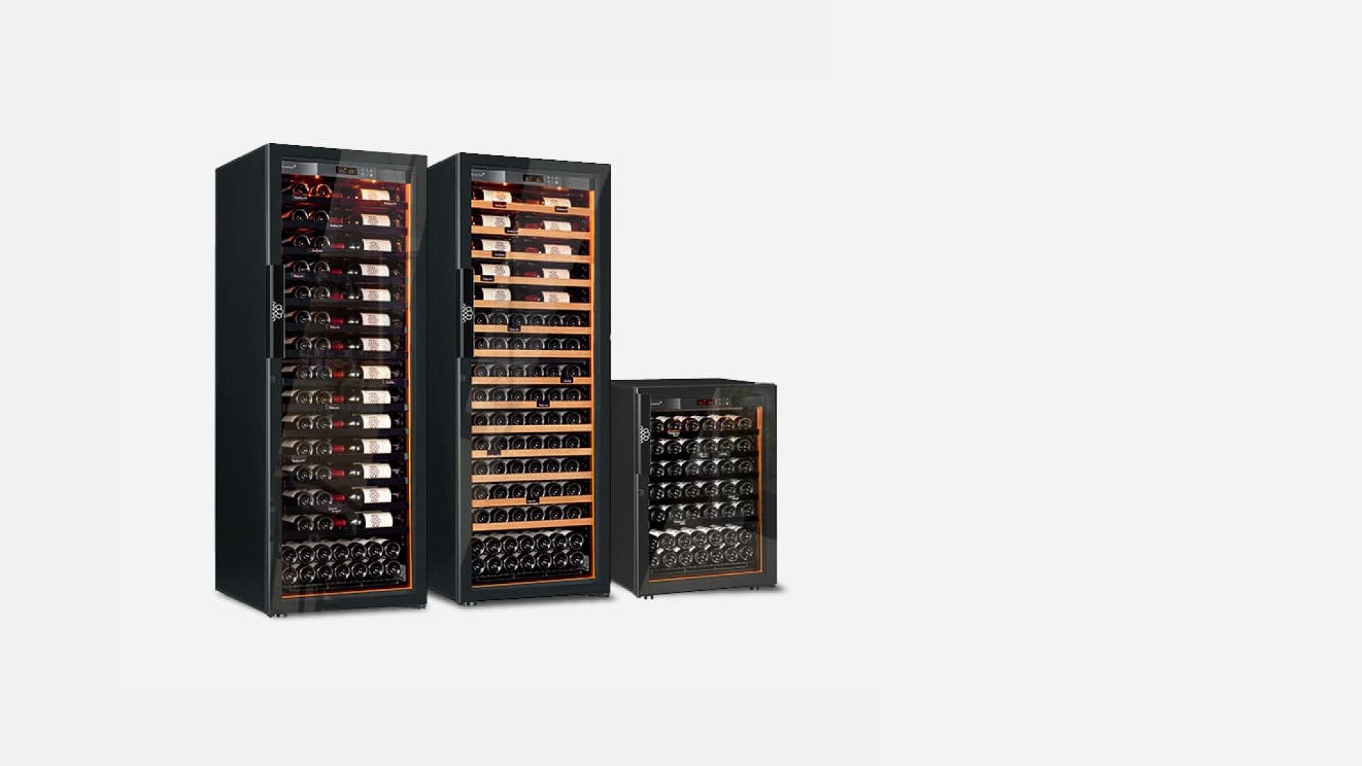 À l'achat de cette cave à vin de vieillissement, vous avez le choix entre 2 tailles : petite modèle et grand modèle, plusieurs configuration de rangement, 2 couleurs de clayette À l'achat de cette cave à vin de vieillissement, vous avez le choix entre 2 tailles : petite modèle et grand modèle, plusieurs configuration de rangement, 2 couleurs de clayette