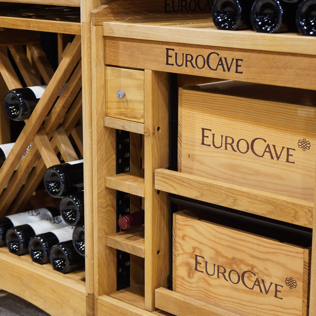Module rack coulissant pour cave à vin. Rangement pour caisses de vin. Stockage du vin grande capacité. Conserver caisse bois d’origine. Module rack coulissant pour cave à vin. Rangement pour caisses de vin. Stockage du vin grande capacité. Conserver caisse bois d’origine.