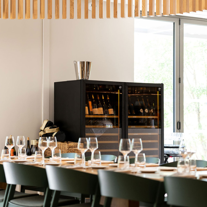 double-wine-cooler-restaurant-dining-room-restaurant-installation-eurocave-pure-massane-horizon-resort-france.jpg