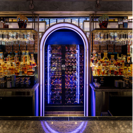 wine-showcase-eurocave-installation-showcave-luxurius-restaurant-mot32-griffinandrewsphoto-vages-usa.jpg