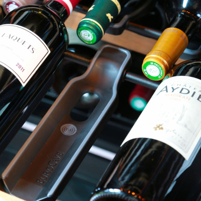 Supports pour un maintient individuel des bouteilles. Exclusivité caves à vin EuroCave.