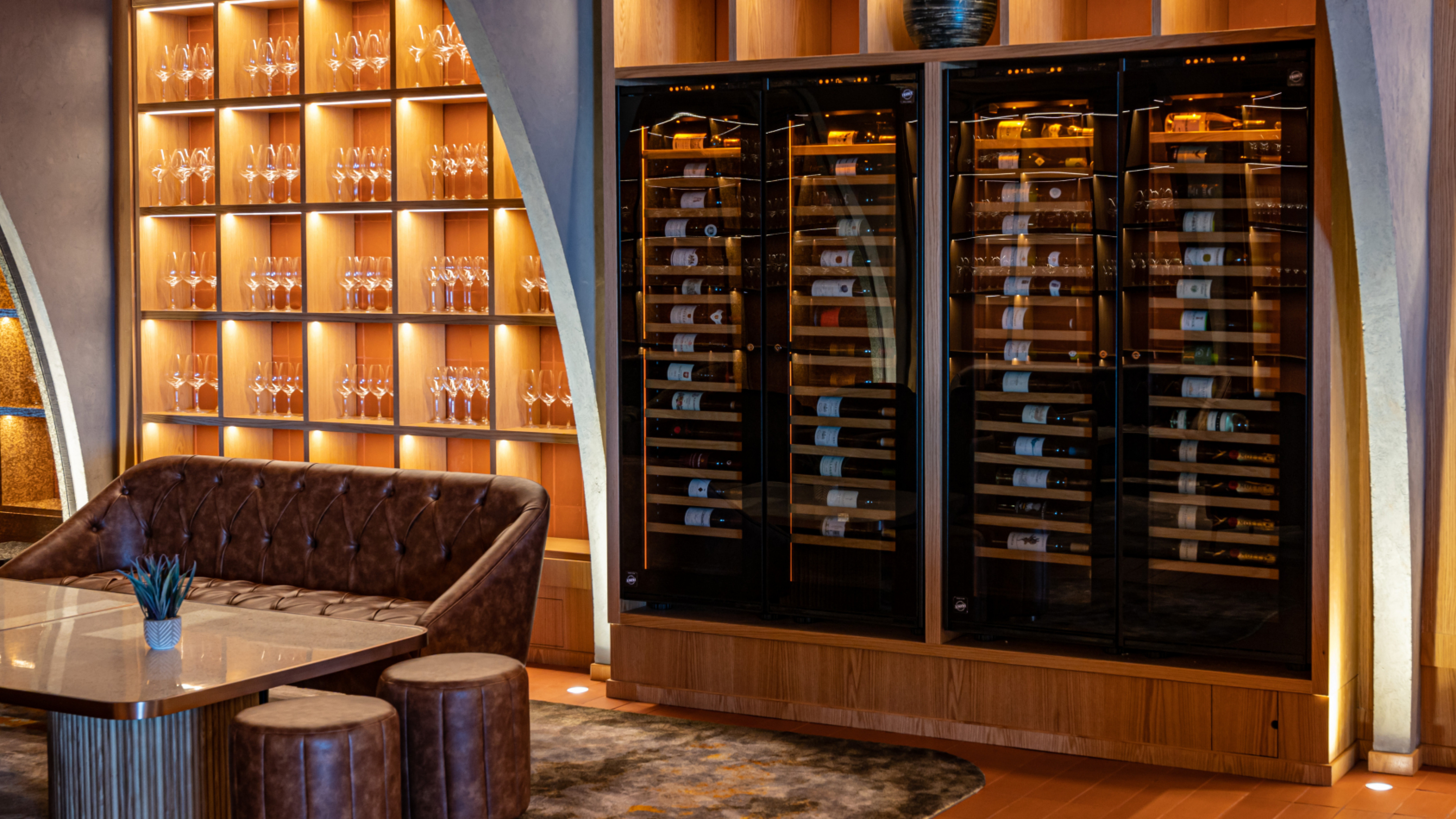 EP-RESTAURANT-PAPA-DUBAI-INSPIRATIONx4-WINE-BAR  (24).JPG